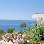 Villa Oceanfront Oasis Borş
