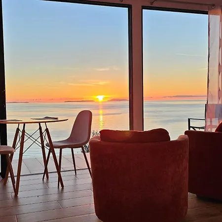 Oceanfront Oasis *