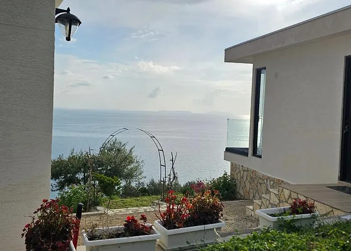 Villa Oceanfront Oasis *