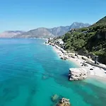 Oceanfront Oasis Вилла *