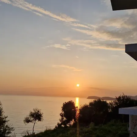 Oceanfront Oasis 博尔什