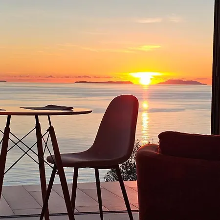 Villa Oceanfront Oasis Borsh