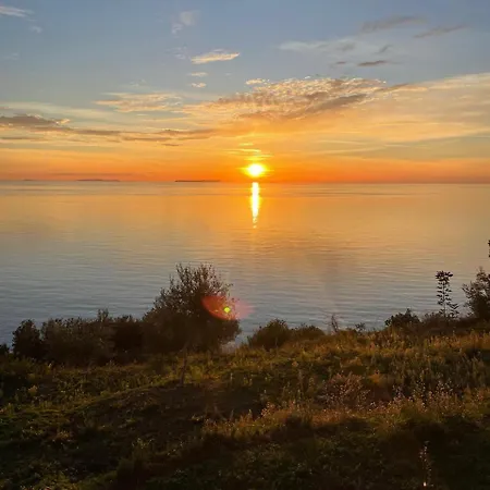 别墅 Oceanfront Oasis