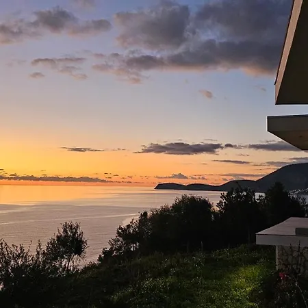 Oceanfront Oasis *