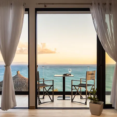 Oceanfront Oasis * Borsh
