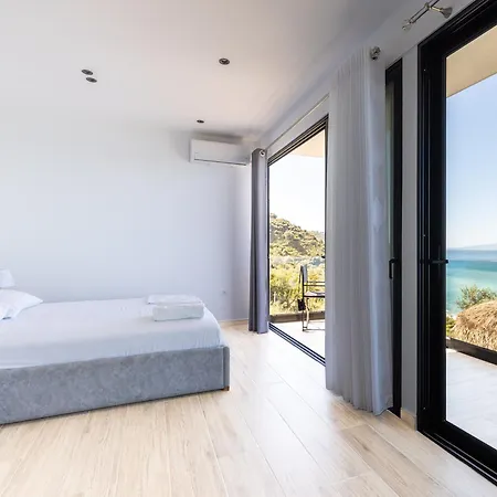 Villa Oceanfront Oasis *