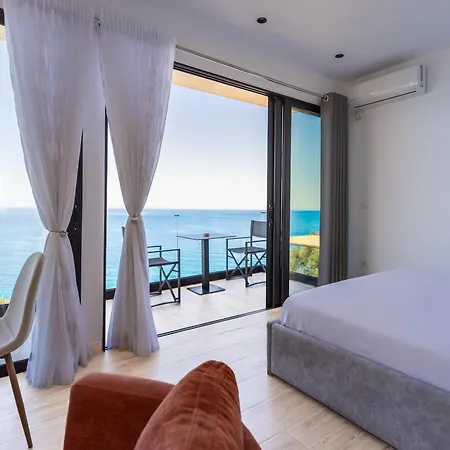 Oceanfront Oasis *