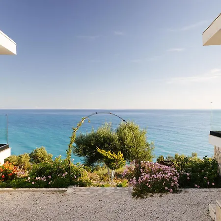 Oceanfront Oasis * Borsh
