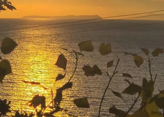 Vila Oceanfront Oasis