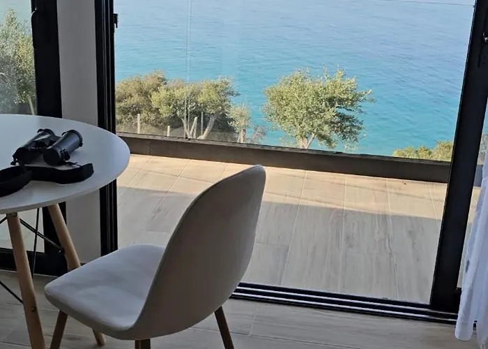 Oceanfront Oasis Villa Borş